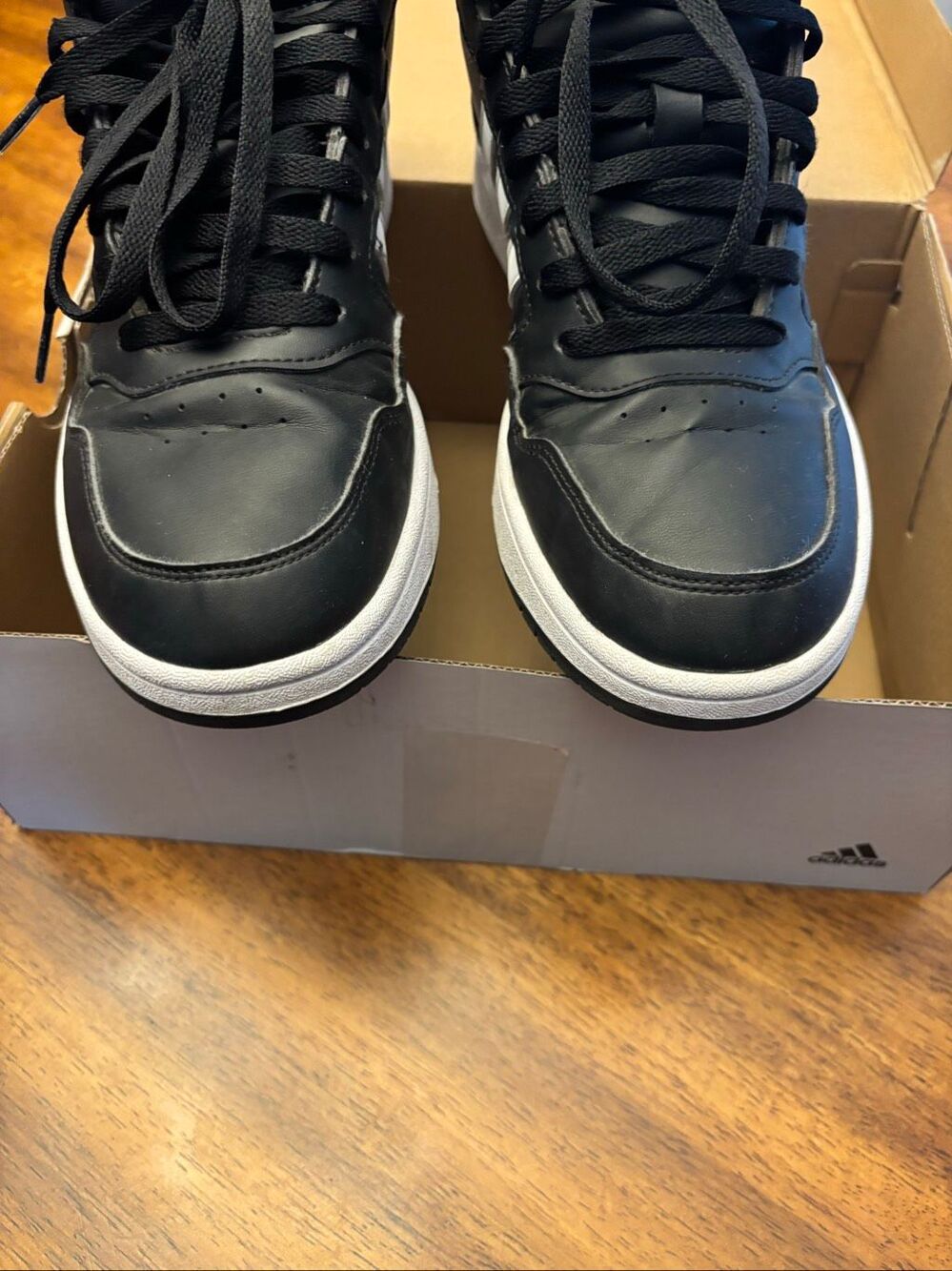 Men’s Adidas high tops - Picture 5 of 9